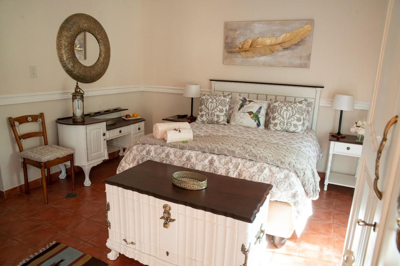 Roses And Pebbles B & B Guest House Klerksdorp Exterior foto