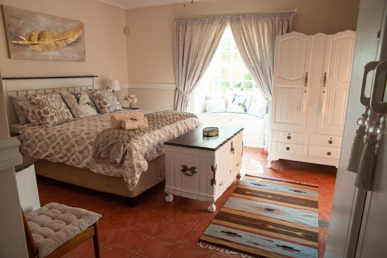 Roses And Pebbles B & B Guest House Klerksdorp Exterior foto